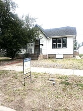Building Photo - 817 W 27th St