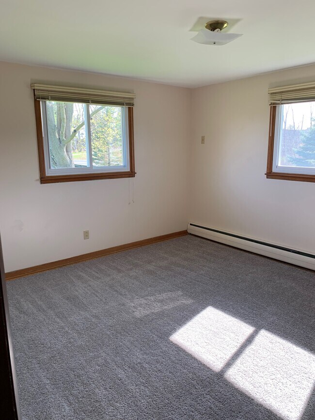 bedroom 2 - 6450 Pheasant Rd