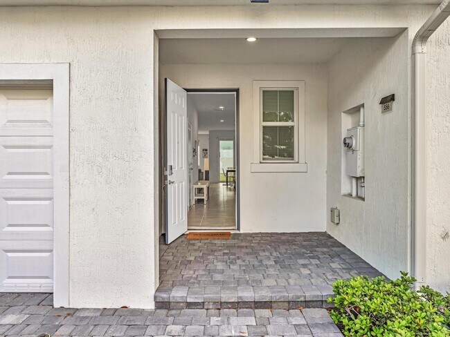 Building Photo - 556 Sanderling Cir