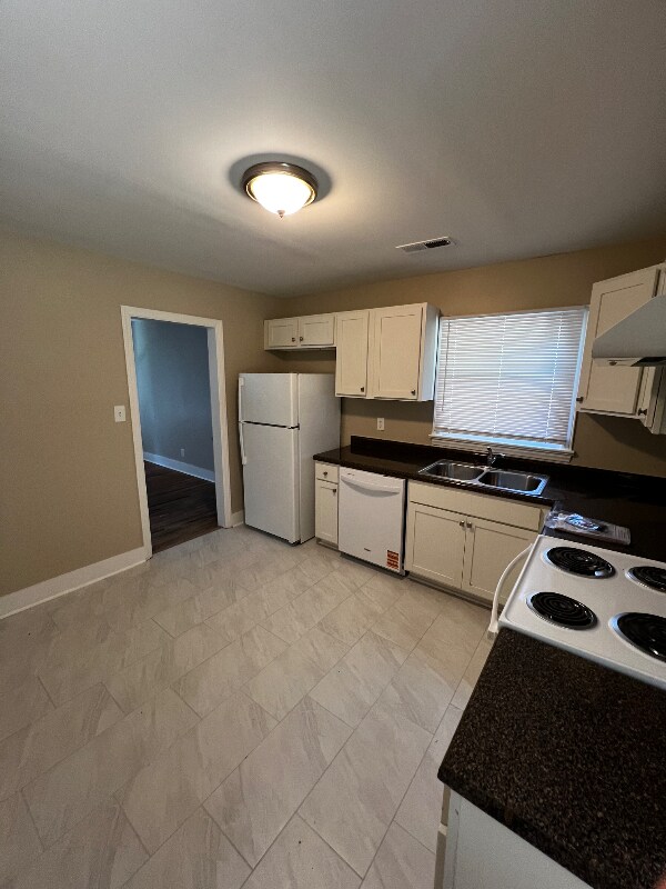 Foto del edificio - 5026 Lochlain Dr