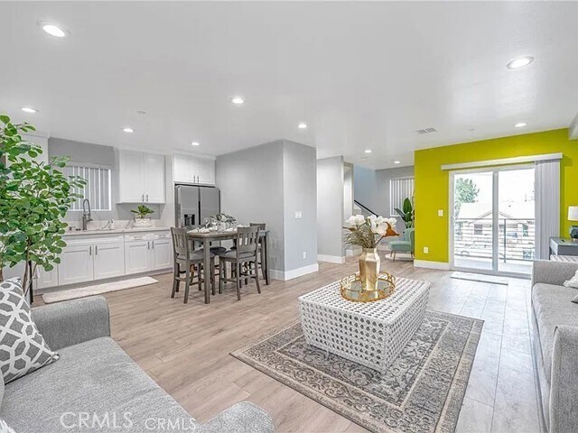 Foto del edificio - 232 E Gage Ave