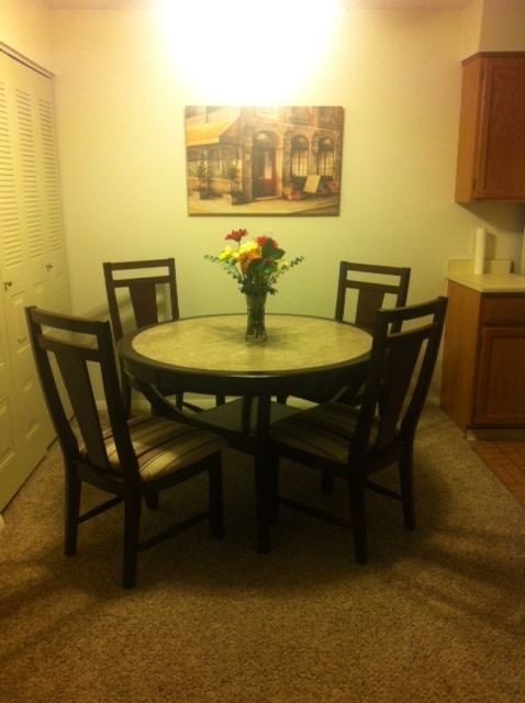 Dining area - 3334 S Ammons Street