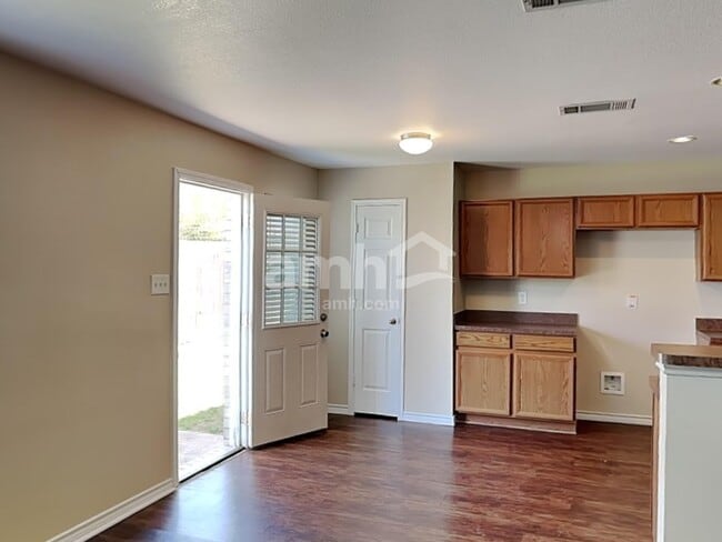 Building Photo - 5459 Montague Ln