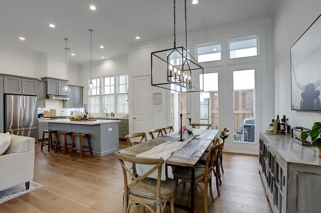 Building Photo - 2512 Hollister St