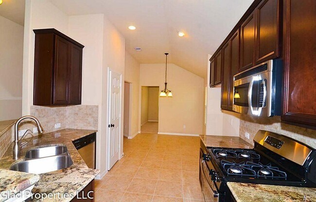 Foto del edificio - 16911 Ranger Ridge Dr