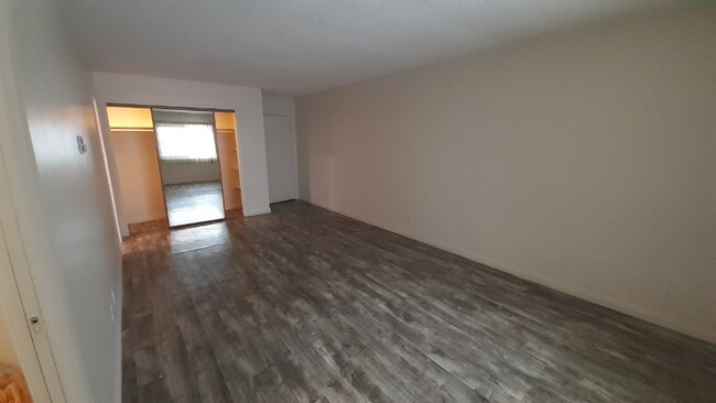 Foto del edificio - 5929 Laurel Canyon Blvd