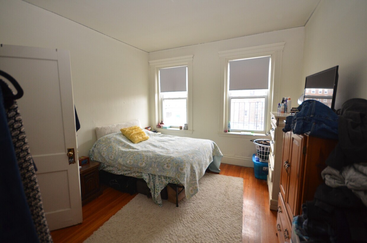 Foto principal - 1353 Commonwealth Ave