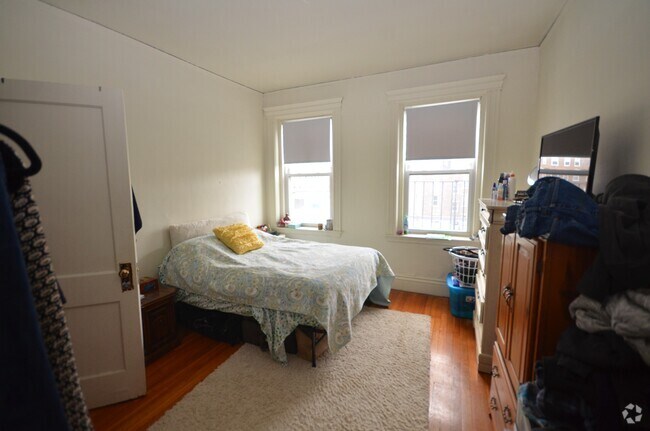 Building Photo - 1353 Commonwealth Ave