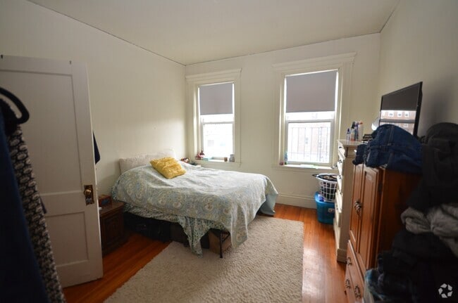 Building Photo - 1353 Commonwealth Ave