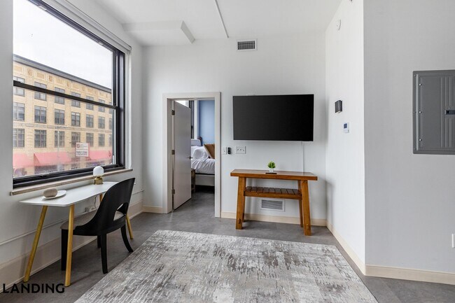 Foto del edificio - 5000 Euclid Ave