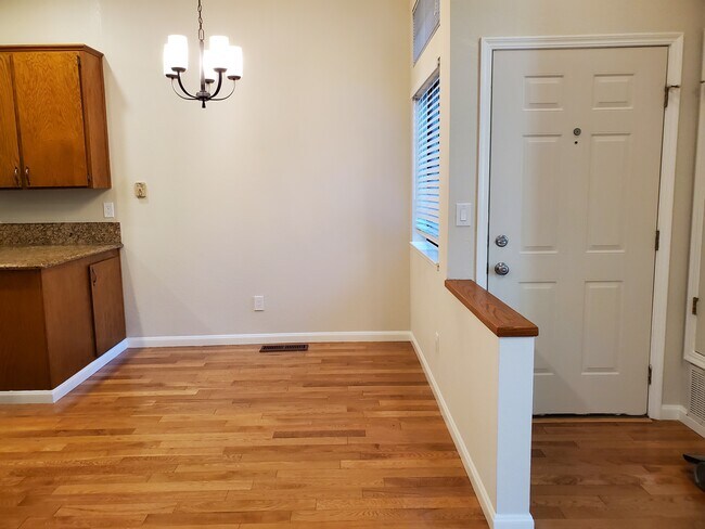 Foto del edificio - 2072 Fostoria Cir