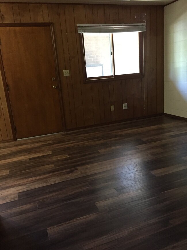 Foto del edificio - 326 W Kenwood Dr