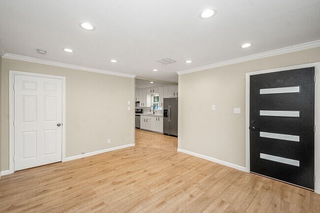 Foto del edificio - 5037 W 43rd St