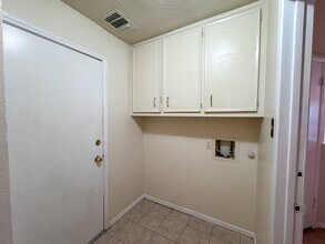 Building Photo - 14418 Moorfield Dr