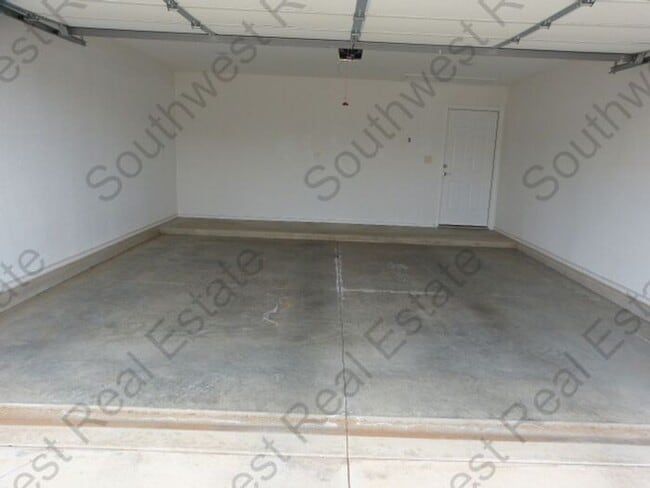 Building Photo - Modern 2 bedrooms Duplex