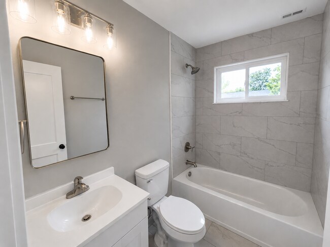 Foto del edificio - Welcome to West Eastland Townhomes!