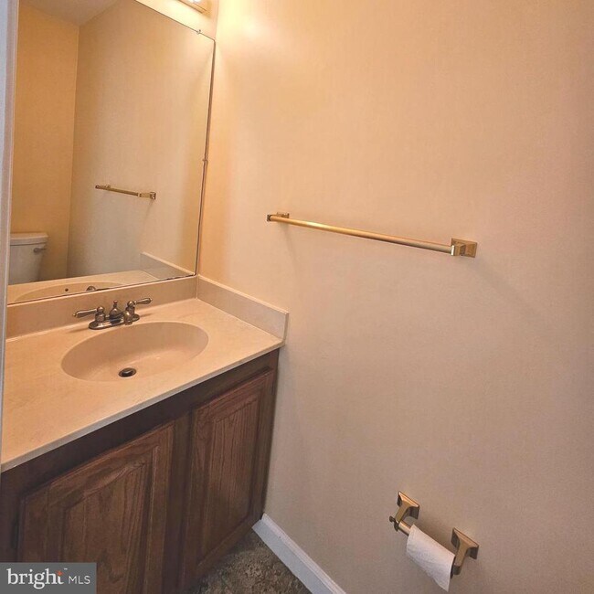 Foto del edificio - 6579 Cypress Point Rd