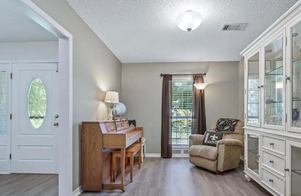 Foto principal - 12 Begonia Drive