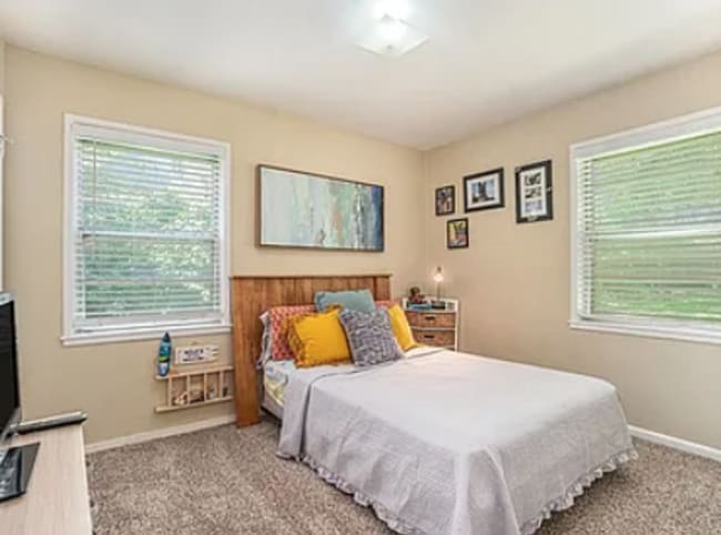 Building Photo - Charming 3-Bedroom Ranch in Prime Shawnee ...