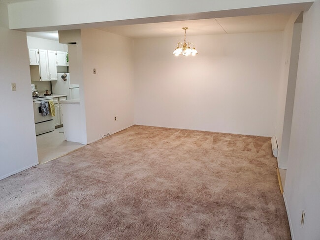Building Photo - 88 Southpark Dr