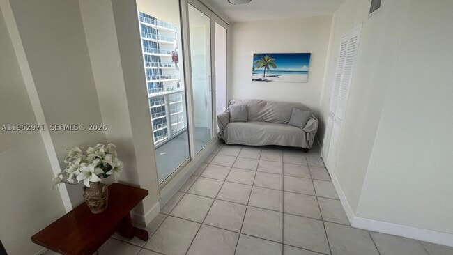 Building Photo - 3505 S Ocean Dr