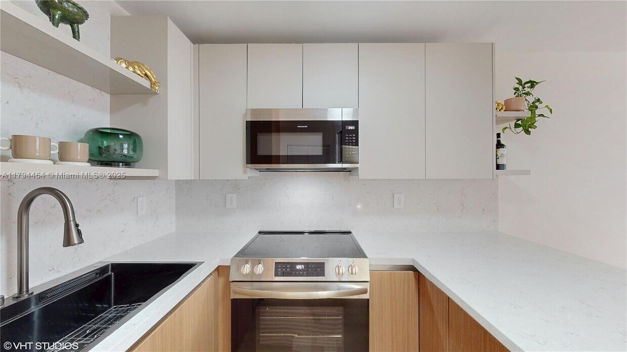 Foto principal - 1666 West Ave