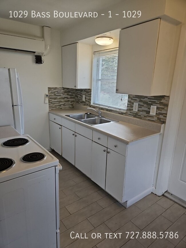 Building Photo - 1029 Bass Blvd