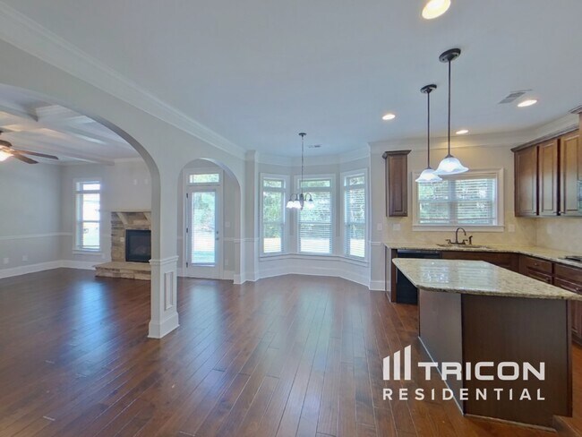 Building Photo - 1206 Trophy Clb Ave