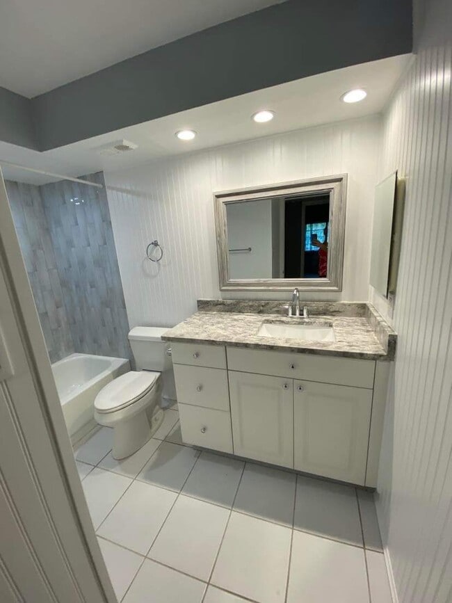 2587 Countryside Blvd Unit 308, Clearwater, FL 33761 Condo for Rent