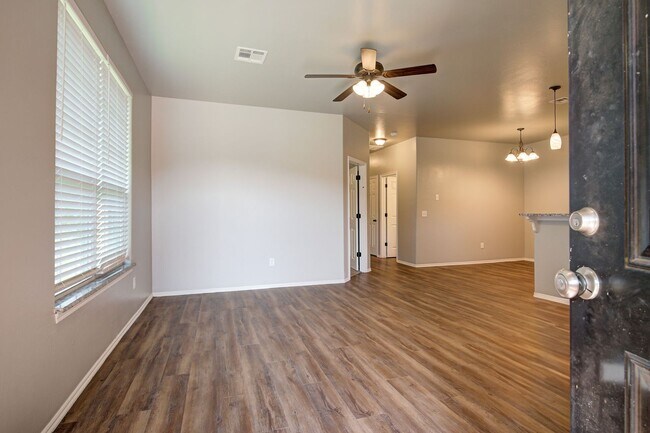 Foto del edificio - Charming Duplex in El Reno!