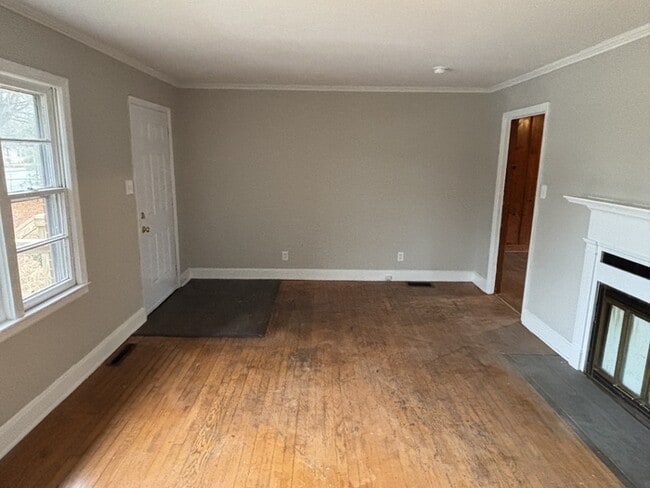 Building Photo - 917 Cherry Rd