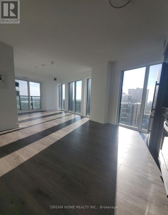 Building Photo - 575 Bloor St E