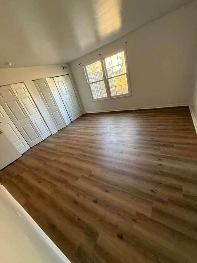 Building Photo - 728 Quince Orchard Blvd