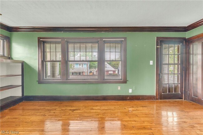 Foto del edificio - 1467 Larchmont Rd