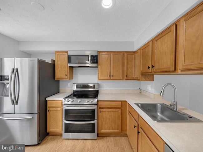 Building Photo - 7648 Fairbanks Ct