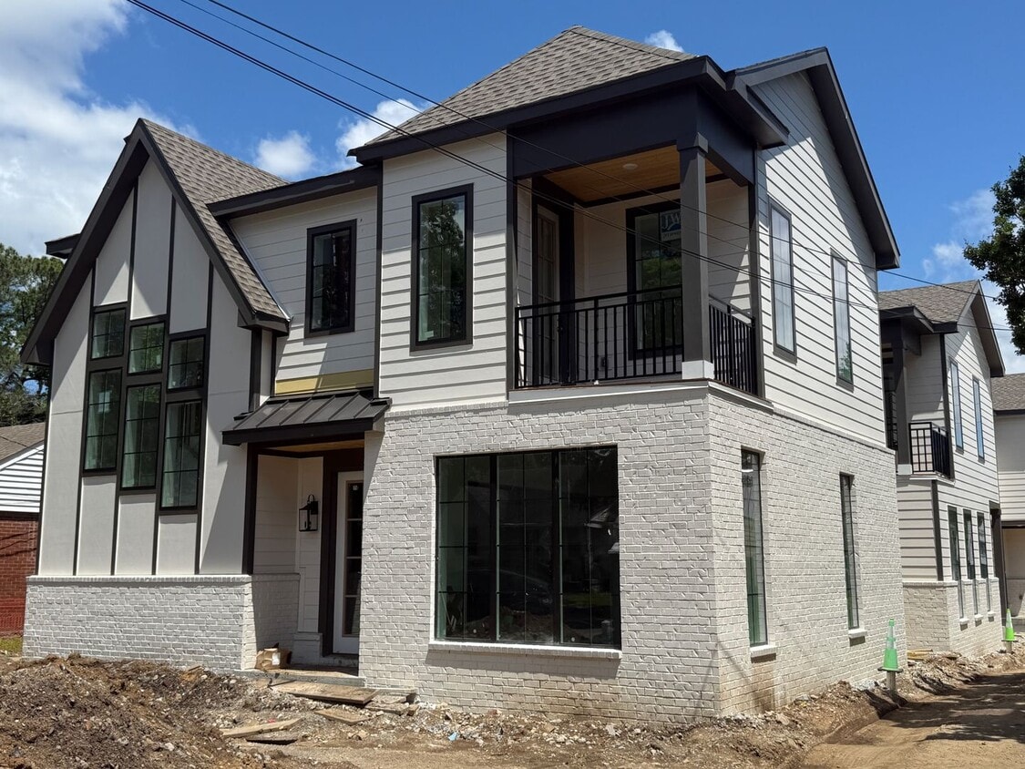 Primary Photo - 1814 Stewart Pl