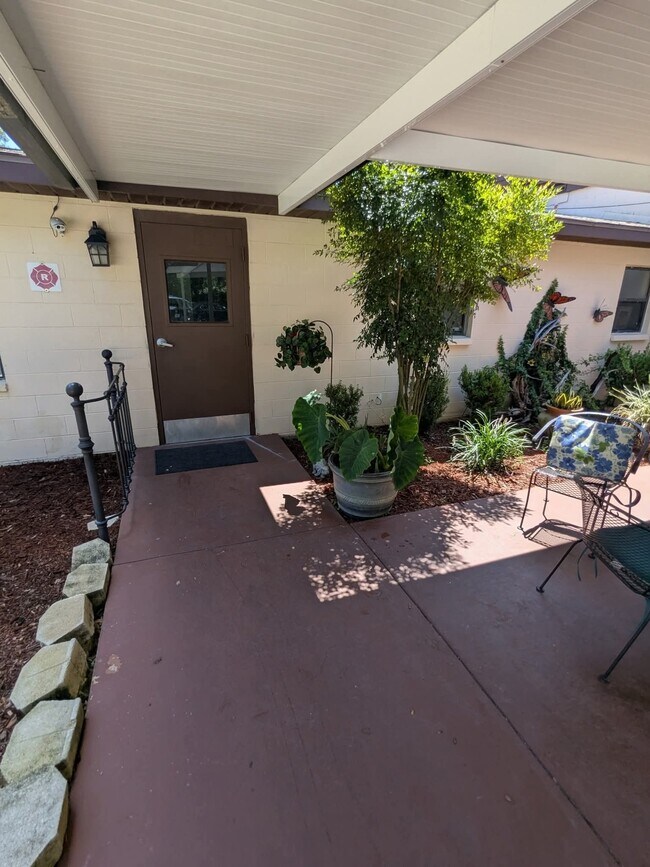 Foto del edificio - 5650 NW 219th Street Rd