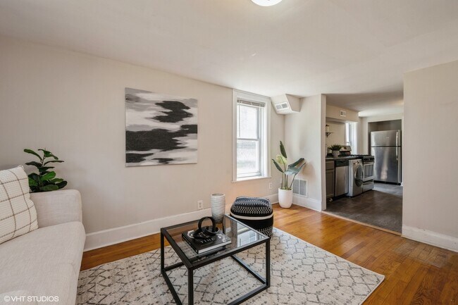 Building Photo - 3010 N Albany Ave