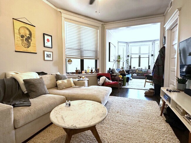 Foto del edificio - 2523 N California Ave