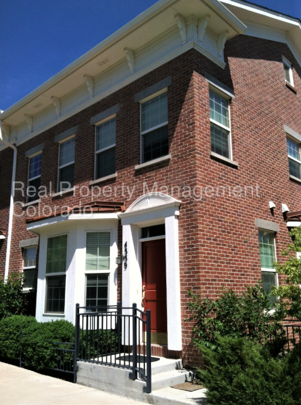 Primary Photo - Gorgeous Townhome in Westminster