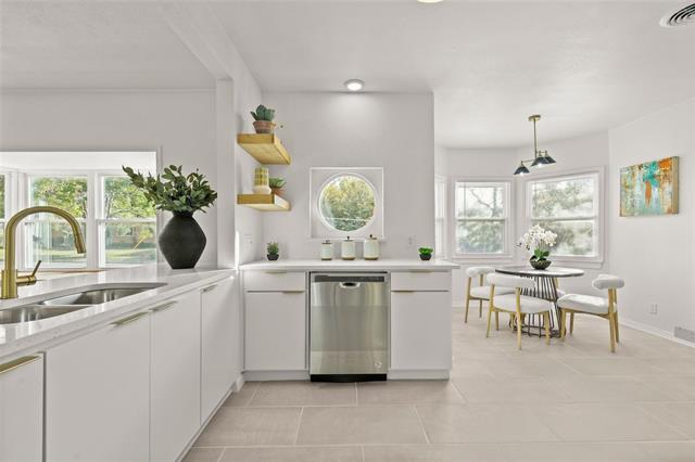 Foto del edificio - 7323 Daingerfield Dr