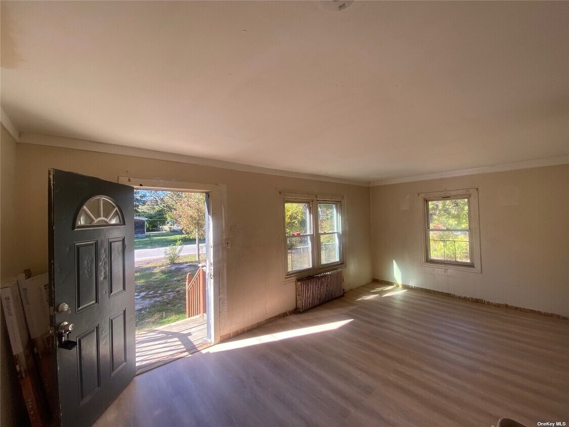 82 Somerset Ave, Mastic, NY 11950 Townhome Rentals in Mastic NY