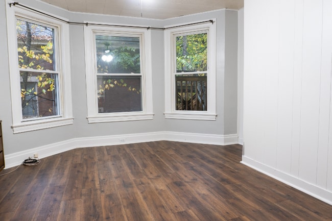 Building Photo - 299 N Balph Ave