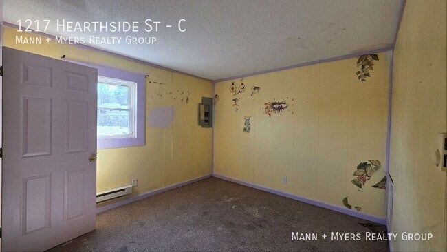 Building Photo - 1217 Hearthside St