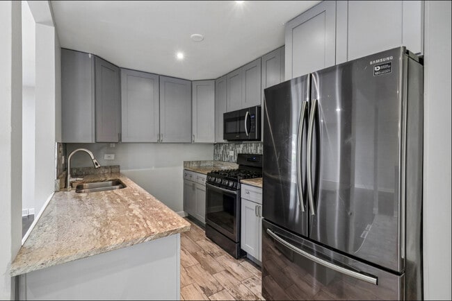 Building Photo - 840 W Arquilla Dr