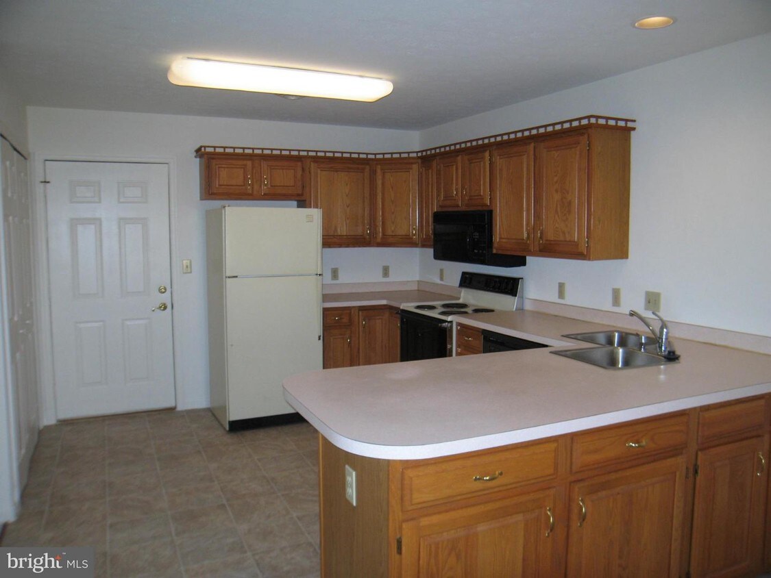 Primary Photo - 60 Sanibel Ln