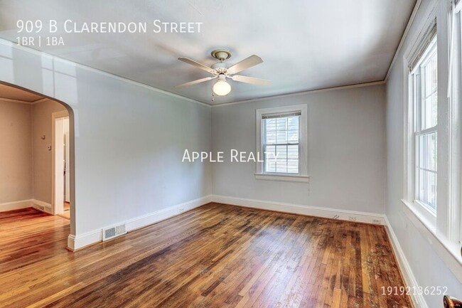 Foto del edificio - 909 Clarendon St