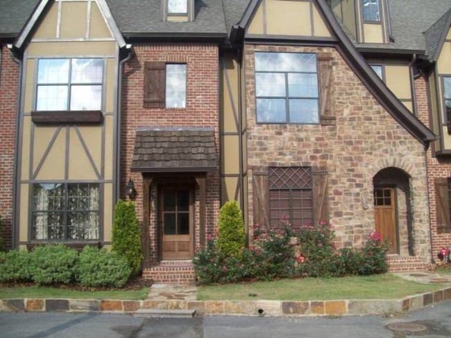 Building Photo - 1380 Essex Manor Cir