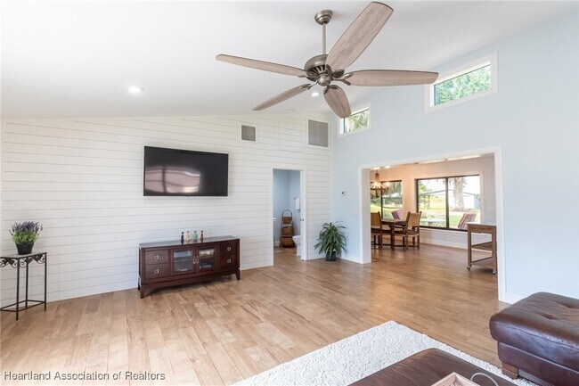 Foto del edificio - 102 Squirrel Point