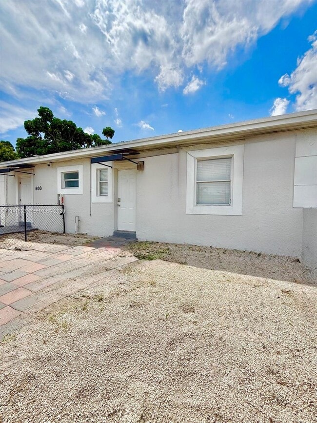 Building Photo - 600 NW 116th Terrace